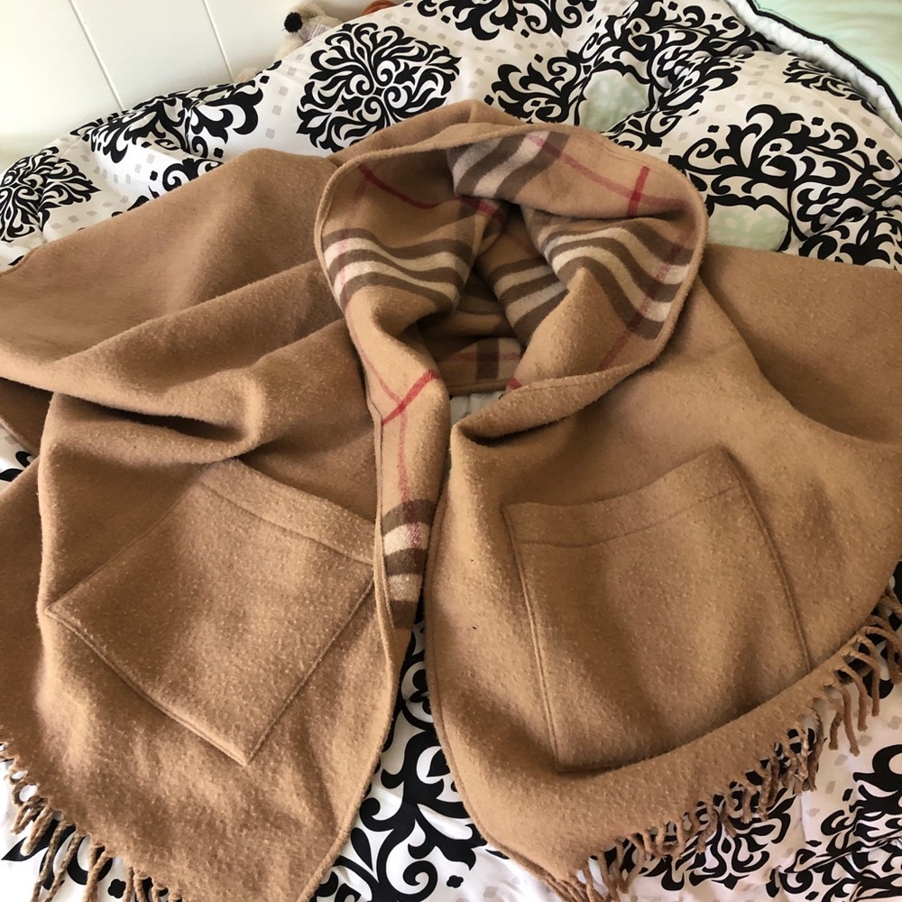 Burberry reversible shawl